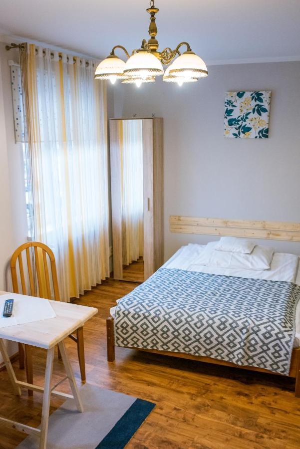 Pokoje Goscinne U Meresa Żywiec Exterior foto